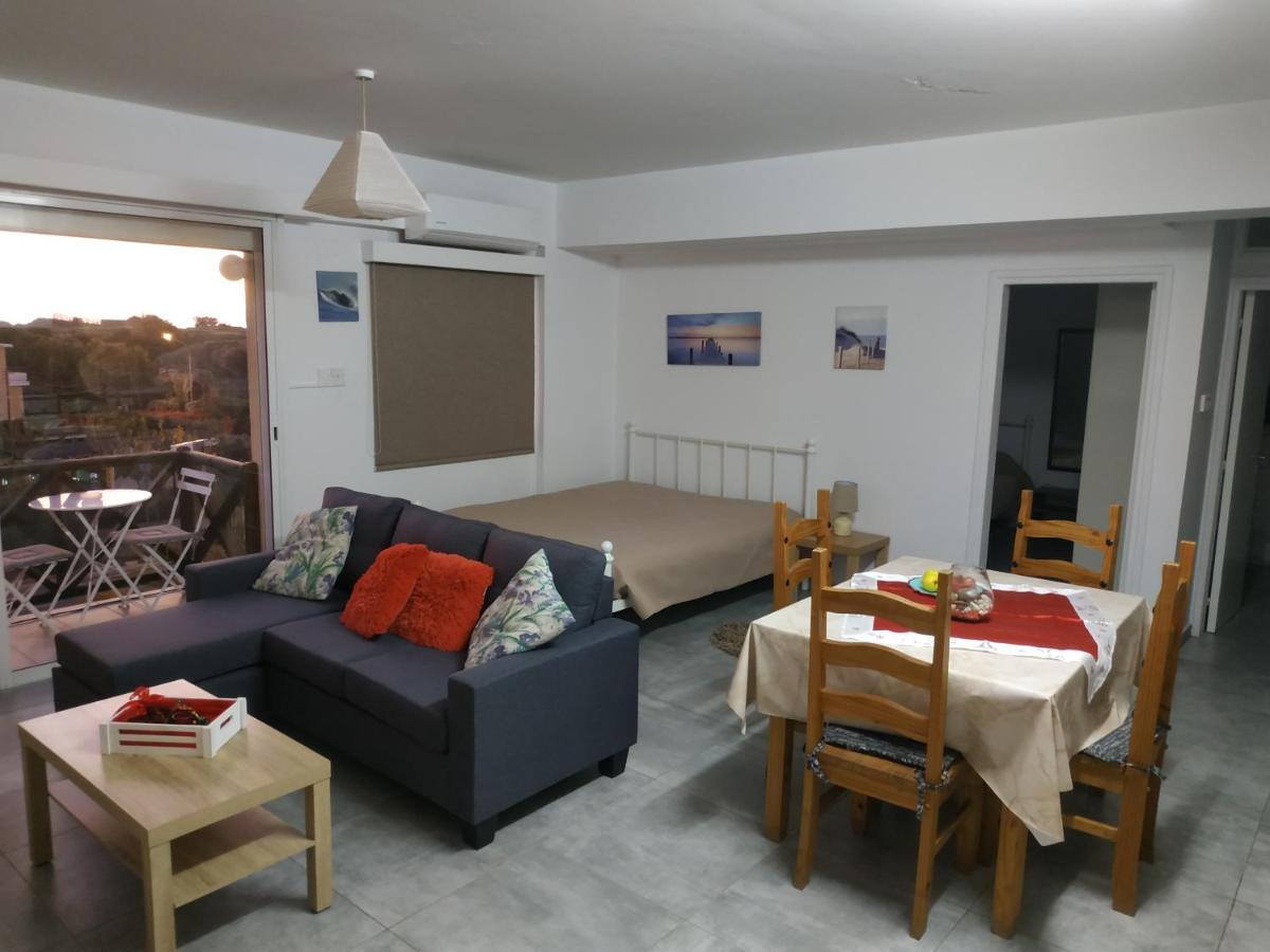 Adonis Apartment Paphos Extérieur photo